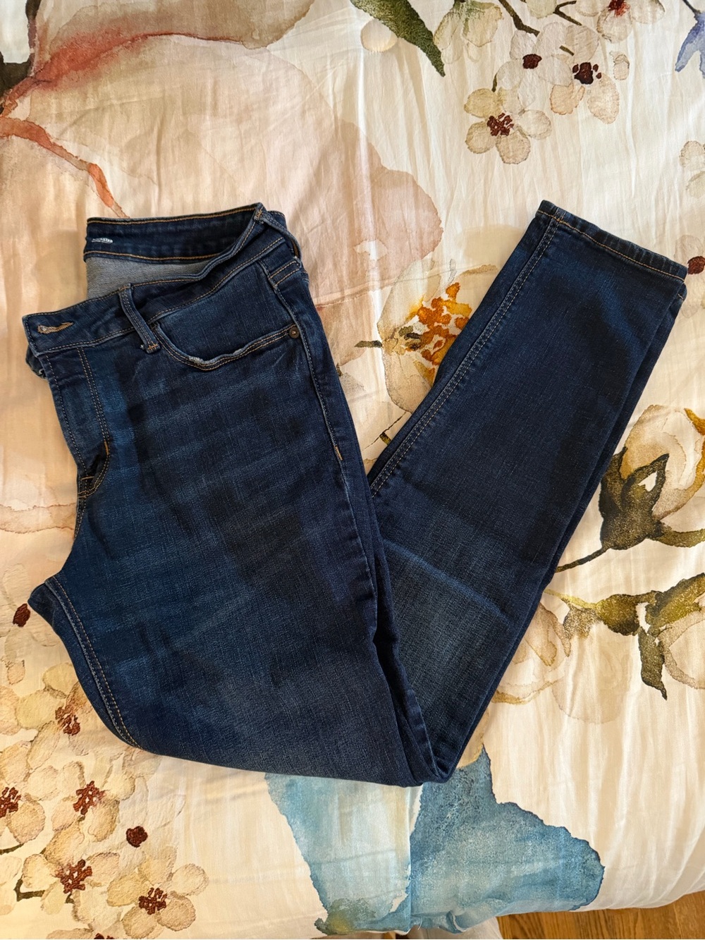 Old Navy Rockstar Super Skinny Dark Blue Jeans